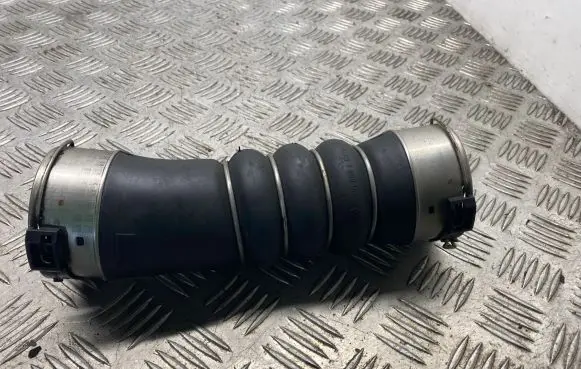 BMW 5 F10 F11 Intercooler hose/pipe 7800144
