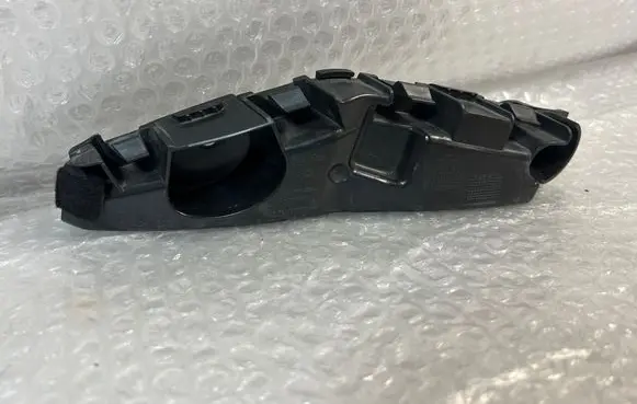 Front bumper mounting bracket