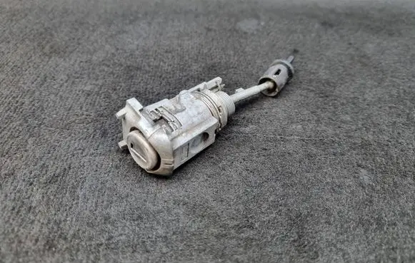 Audi A6 Allroad C7 Front door lock (next to the handle) 4G1837167
