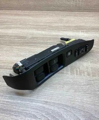 Subaru Legacy Electric window control switch 83071AE020