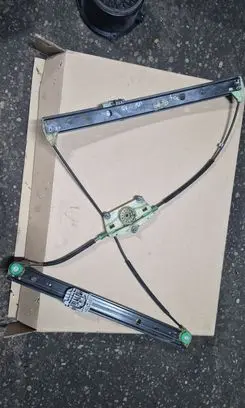 Audi Q7 4L Front window lifting mechanism without motor 4L0937461A 102166338205