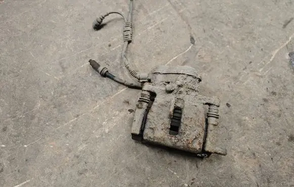 Audi A4 S4 B8 8K Rear brake caliper 32335478