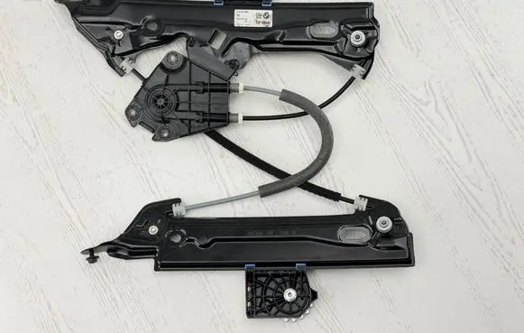 BMW i4 Rear window lifting mechanism without motor 9854496 E01857106