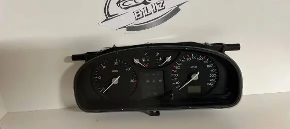 Renault Laguna II Speedometer (instrument cluster) 8200218863 501018550077