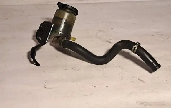 Brake fluid reservoir