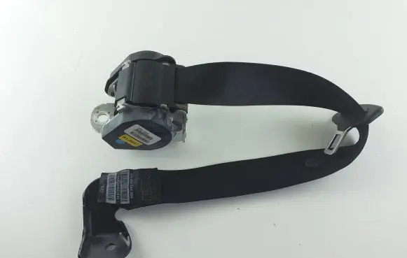 Rear seatbelt
