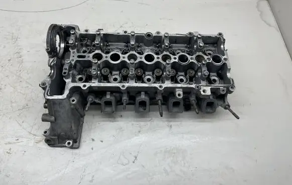 BMW 3 E46 Engine head 22466019