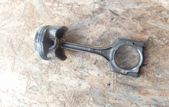 Honda FR-V Piston with connecting rod RNA07 07051118 RNAA0