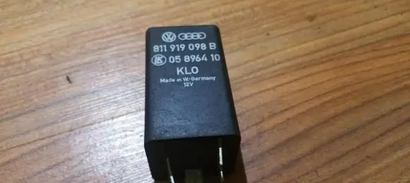 Volkswagen Golf II Other relay 811919098b 05896410
