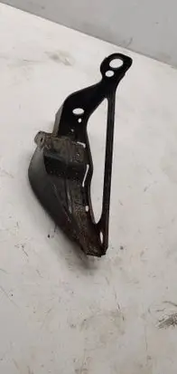 Audi A4 S4 B7 8E 8H Intercooler pipe mounting bracket 8E0145814F