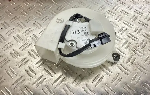 Lexus RX 450H Hybrid/electric vehicle battery fan G923048060 1173006131