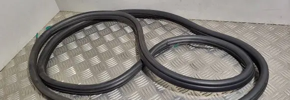 Mercedes-Benz Sprinter W906 Rubber seal sliding door (on door) 2E1843792J