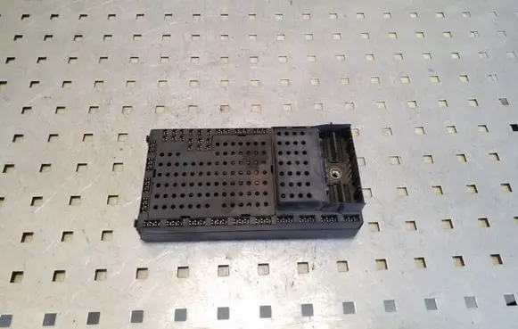 Volvo S60 Fuse module 08696040 08696098
