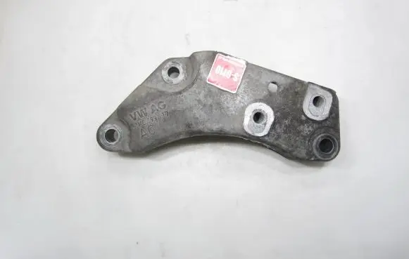 Volkswagen PASSAT B7 Engine mounting bracket 1K0199117