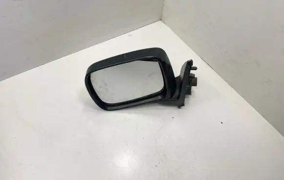 Nissan Terrano Front door electric wing mirror E9020066 E9010050 5PIN