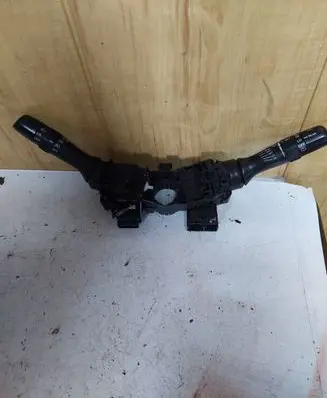 Toyota Auris 150 Indicator stalk 173832