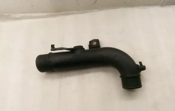 Toyota Corolla Verso AR10 Intercooler pipe mounting bracket 173620R010