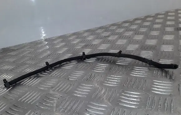Hyundai Sonata Fuel line pipe