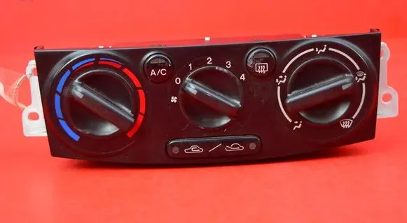 Mazda MPV II LW Climate control unit PLC94B