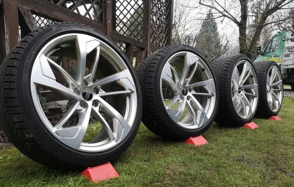Audi RS5 R20 alloy rim 