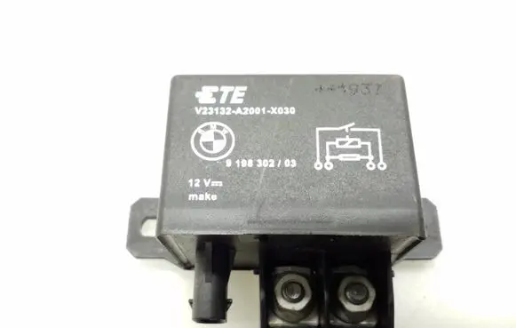 BMW 5 F10 F11 Ignition relay 9198302