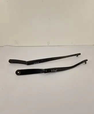 BMW 5 F10 F11 Front wiper blade arm 7203156