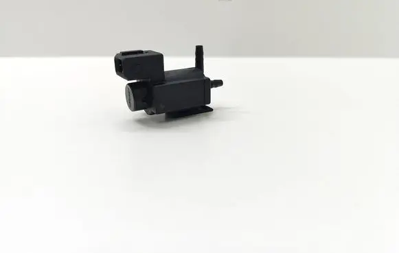 BMW 5 E60 E61 Turbo solenoid valve 702318 70231800 7810831