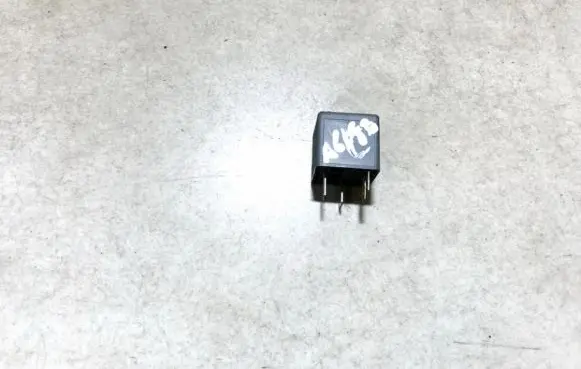 Audi A3 S3 8L Other relay 1j0906381a v23134b52x396