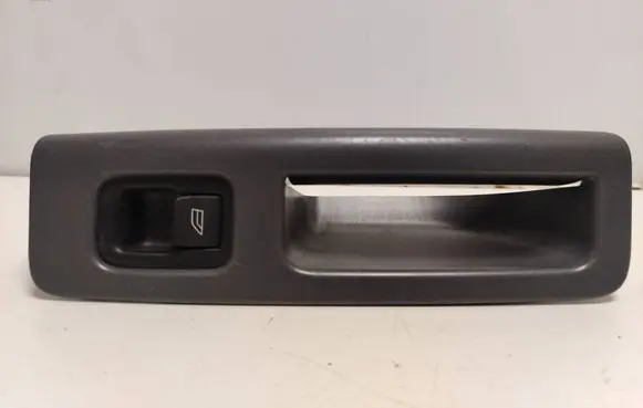 Volvo V50 Electric window control switch 8679477