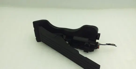 Volkswagen PASSAT B7 Accelerator throttle pedal 1K1721503AL