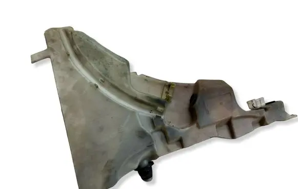 Toyota Prius (XW30) Windshield washer fluid reservoir/tank 