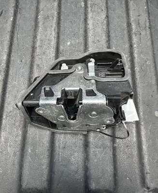 BMW 5 F10 F11 Front door lock 7229461 A053702