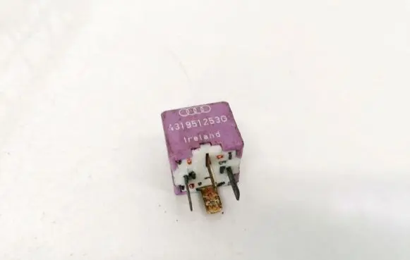 Volkswagen PASSAT B5 Other relay 431951253G 899516000