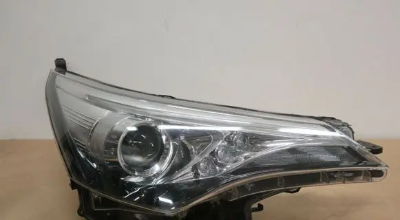 Toyota Avensis T270 Headlight/headlamp