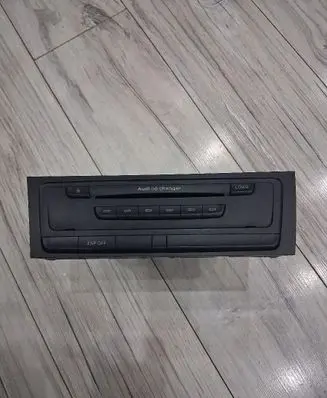 Audi A5 8T 8F CD/DVD changer 8T1035110A