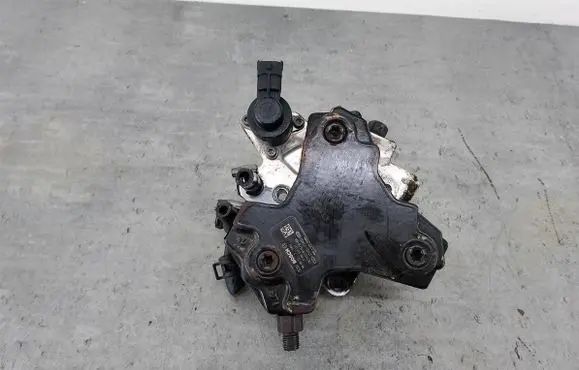 KIA Ceed Fuel injection high pressure pump 33100-27400