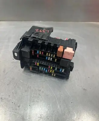 Renault Laguna III Fuse module 8200393836D