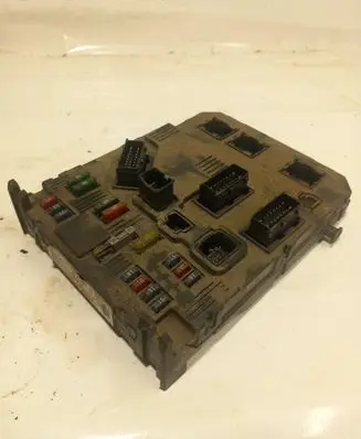 Citroen Berlingo Fuse module 9649627780 227095210 18085320