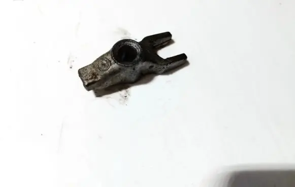 Opel Insignia A Fuel Injector clamp holder