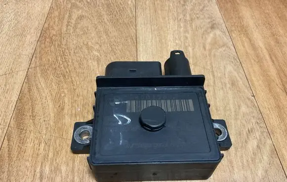 BMW X5 E70 Glow plug pre-heat relay 780015605 0522140102