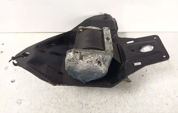 Toyota RAV 4 (XA30) Middle seatbelt (rear) C085407
