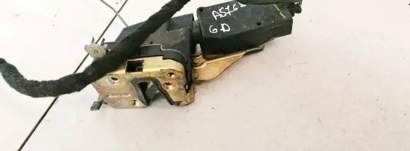 Mitsubishi Carisma Rear door lock