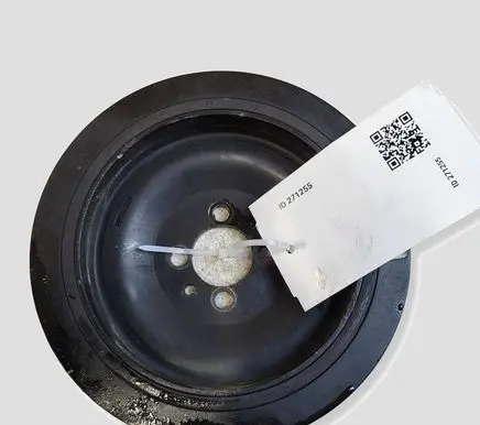 Opel Zafira C Crankshaft pulley 55563401