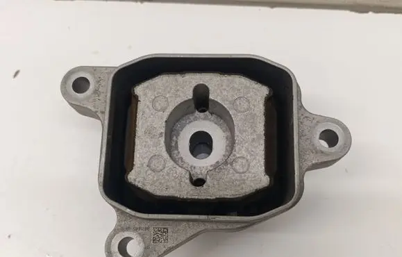 BMW X1 U11 Engine mount bracket 8871445