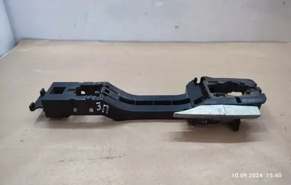Nissan X-Trail T32 Rear door exterior handle/bracket 