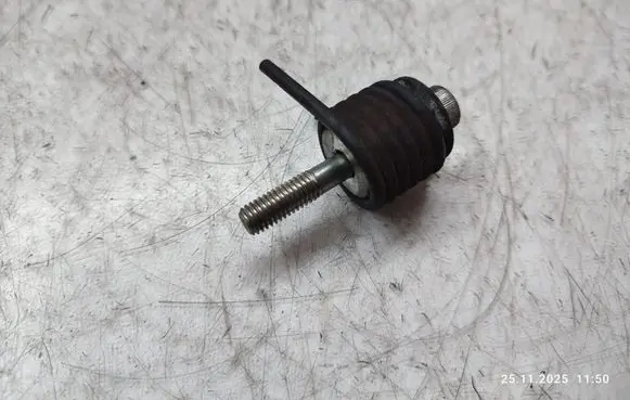 Mitsubishi L200 other engine part 