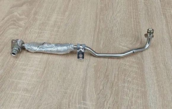 BMW 5 G30 G31 G38 Turbo turbocharger oiling pipe/hose 8650086