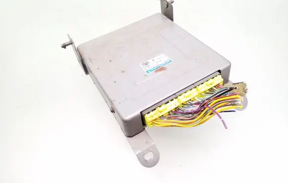 Mazda 323 Engine control unit/module ECU Z50918881B E2T81671M