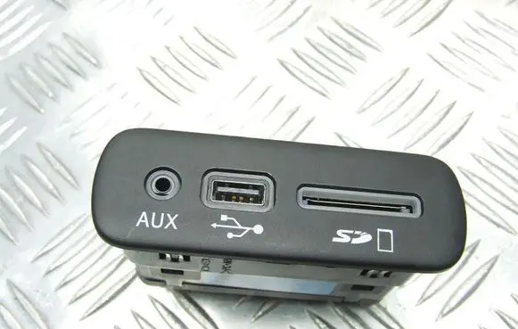 Maserati Ghibli USB socket connector 68332335AA