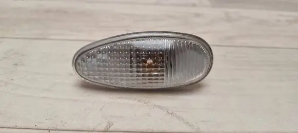 Mitsubishi Outlander Front fender indicator light 